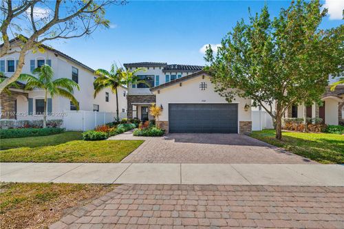 3542 W 93rd Pl, Hialeah, FL, 33018-2075 | Card Image