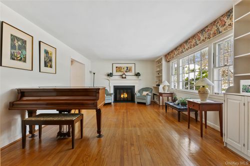 32 Harrison Dr, Larchmont, NY, 10538-2531 | Card Image