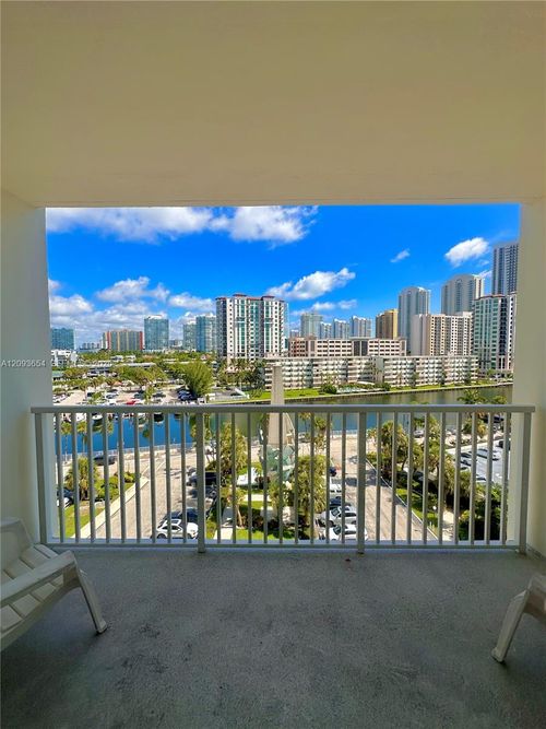 701-300 Bayview Dr, Sunny Isles Beach, FL, 33160-4745 | Card Image