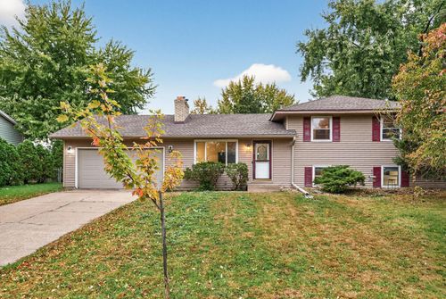 10616 Arrowhead St Nw, Coon Rapids, MN, 55433-4013 | Card Image