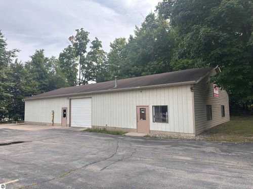 d-528 Hughes Dr, Traverse City, MI, 49696-8290 | Card Image