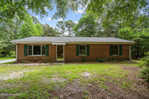402 S Campbell St, Burgaw, NC, 28425-5012 | Card Image