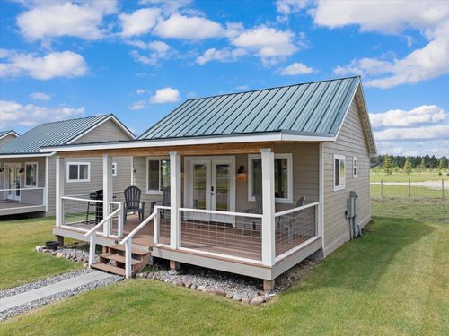 125 Firehall Ln, Columbia Falls, MT, 59912-9521 | Card Image