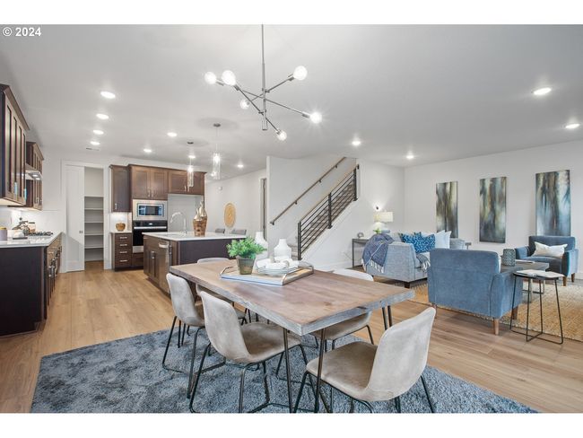 8870 Sw Mohegan Ln, House other with 5 bedrooms, 3 bathrooms and 3 parking in Tualatin OR | Image 14