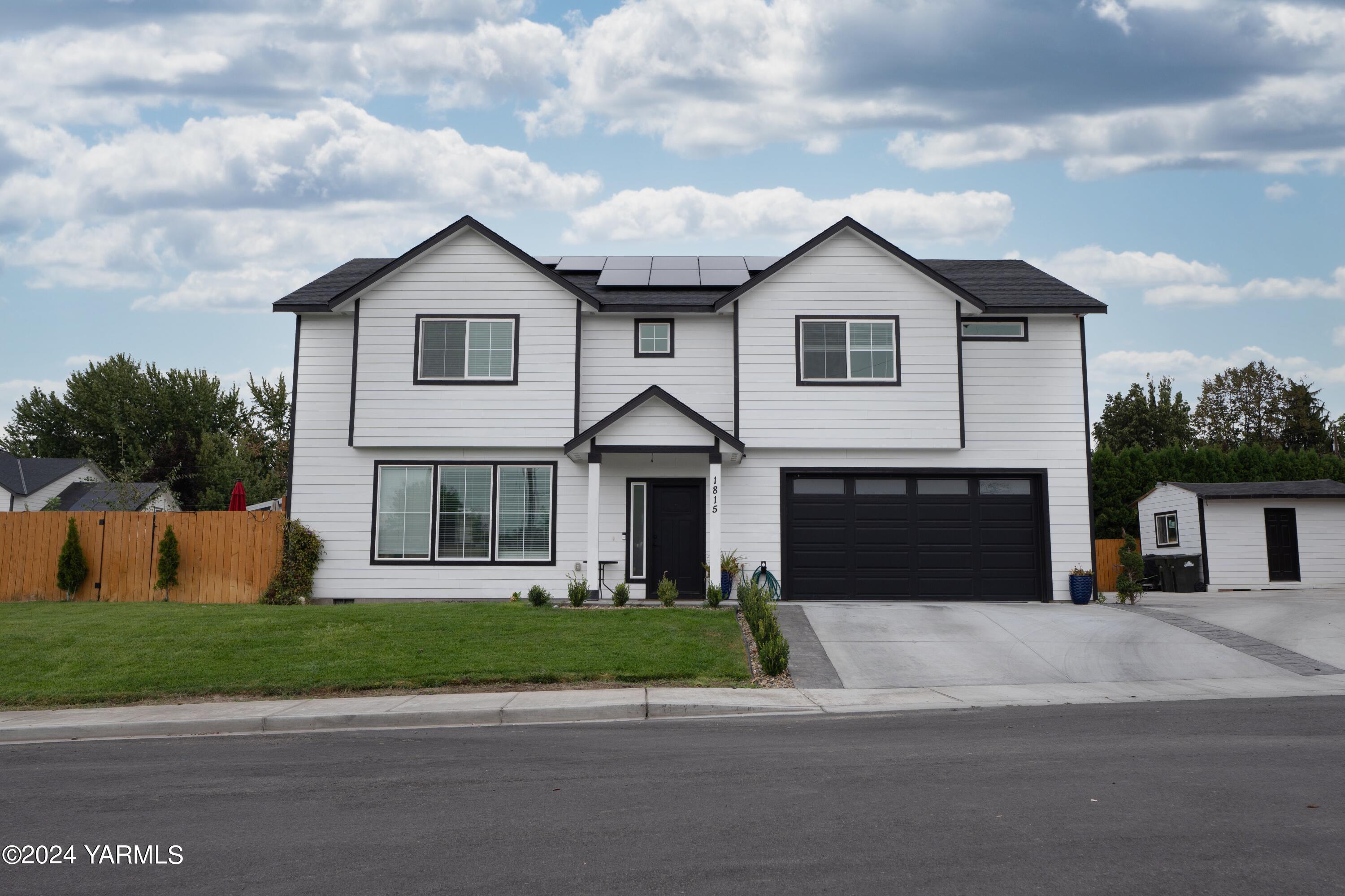 Beacon Rd, Grandview, WA 98930