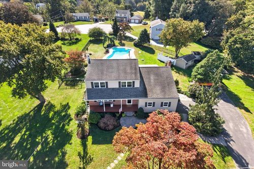 494 Rolling Dr, WEST CHESTER, PA, 19380-1064 | Card Image