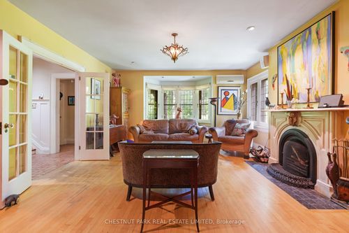 18 Wychwood Pk, Toronto, ON, M6G2V5 | Card Image