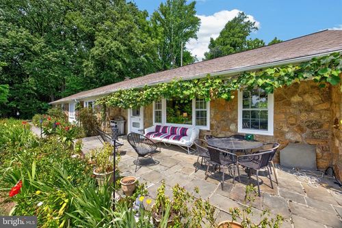 1015 Chester Springs Rd, PHOENIXVILLE, PA, 19460-2116 | Card Image