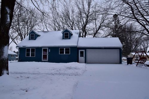 935 4th St Ne, Sibley, IA, 51249-1027 | Card Image