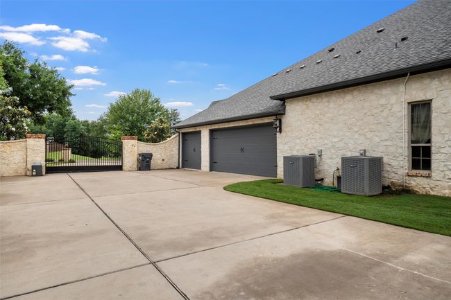 11030 Hidden Blf, House other with 4 bedrooms, 4 bathrooms and null parking in McGregor TX | Image 39