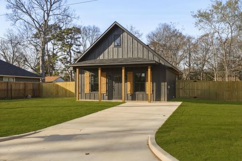 2670 Hendricks St, Gladewater, TX, 75647-4322 | Card Image