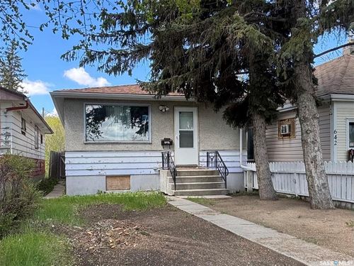 646 Retallack St, Regina, SK, S4T2G4 | Card Image