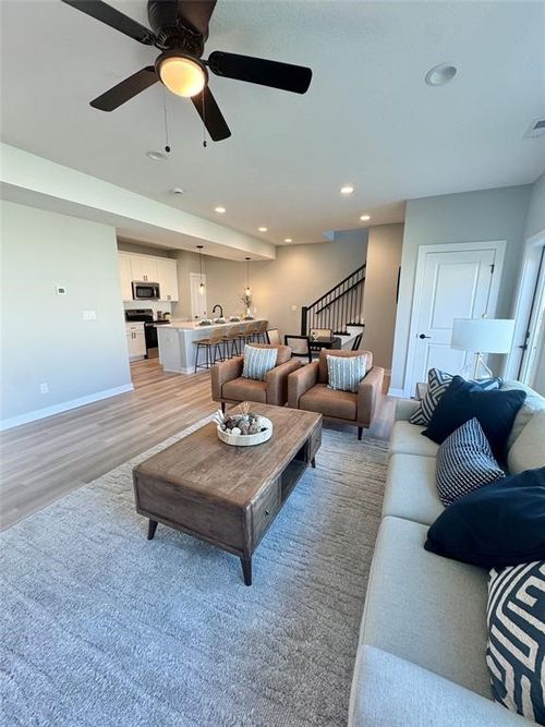 5430 153rd St, Urbandale, IA, 50323-1214 | Card Image