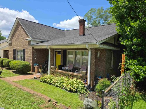 8 Lee St, Liberty, SC, 29657-1304 | Card Image