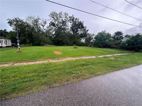 409 Oak St, Saint Rose, LA, 70087-3732 | Card Image