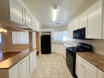 548 Mullen Road Nw, House other with 3 bedrooms, 1 bathrooms and null parking in Los Ranchos NM | Image 3