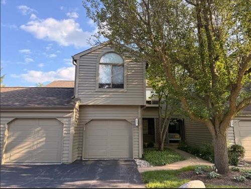 327 Indian Point, Lake Barrington, IL, 60010 | Card Image