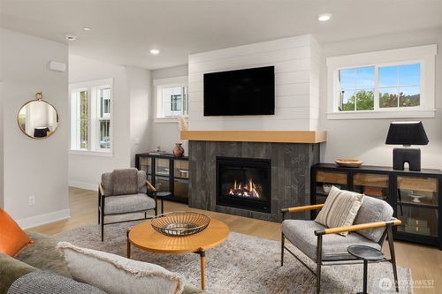 12-14834 Ne 143rd Pl, Woodinville, WA, 98072-6839 | Card Image