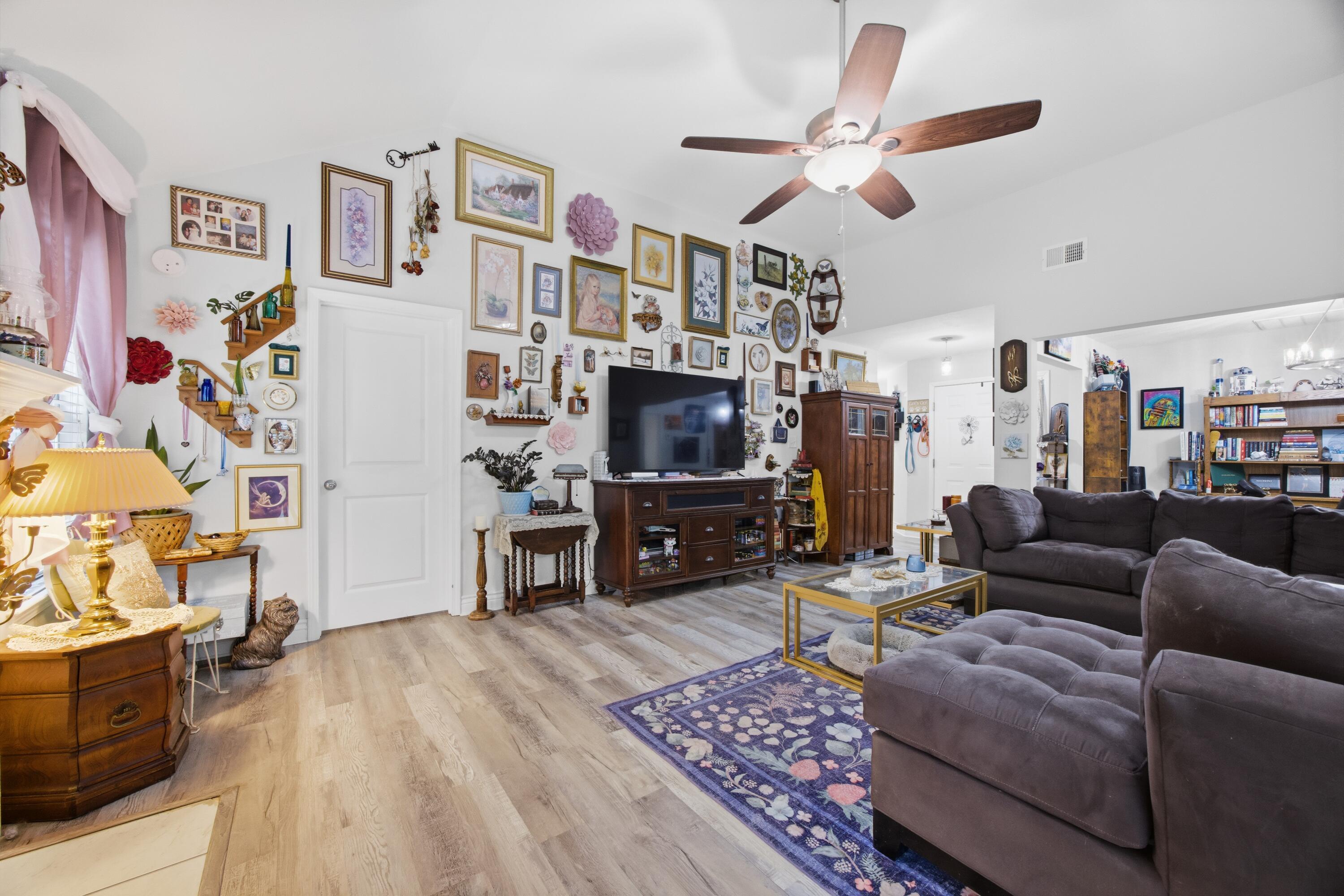 Residential in Mary Esther 5
