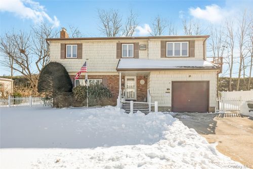 10 Leanore Dr, Farmingdale, NY, 11735-5433 | Card Image