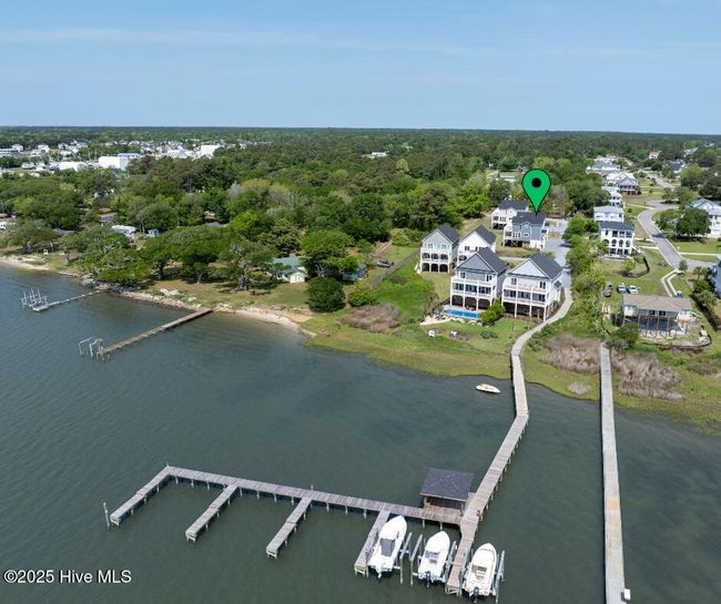 64 Pier View Court, Townhouse with 3 bedrooms, 4 bathrooms and 2 parking in Hampstead NC | Image 4