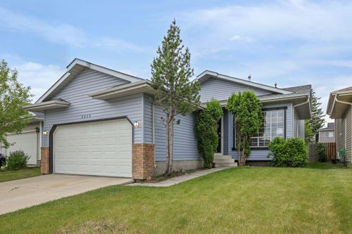 9029 21 St Se, Calgary, AB, T2C3W7 | Card Image