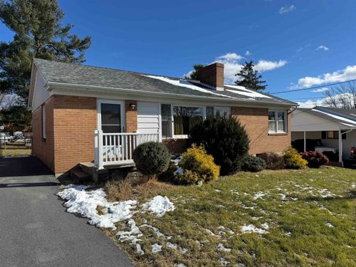 209 George St, STAUNTON, VA, 24401-2667 | Card Image