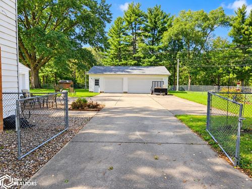 316 Crescent Dr, Middletown, IA, 52638-9703 | Card Image