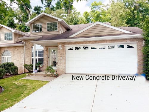 584 Newport Dr, Penn Hills, PA, 15235-3240 | Card Image