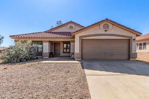 8463 N Deer Valley Dr, Tucson, AZ, 85742-8104 | Card Image