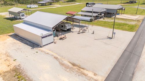 1008 Wc Pickett Rd, Clifton, TN, 38425-1515 | Card Image