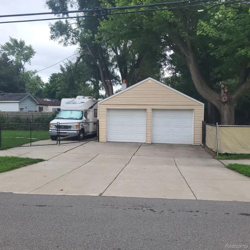 8008 Elm St, Taylor, MI, 48180-2214 | Card Image