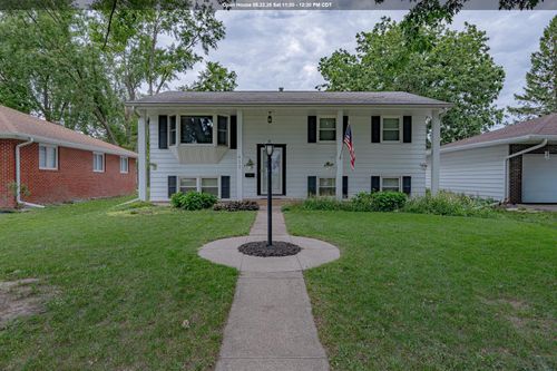 411 Calvin St, Moville, IA, 51039-2006 | Card Image