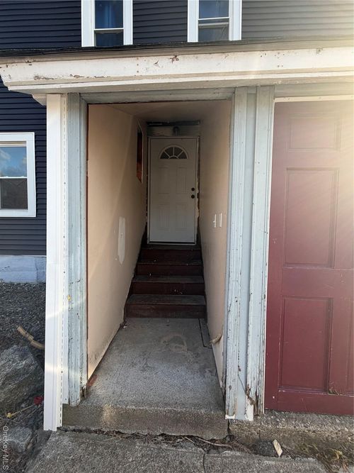 80 Old Glenham Rd, Fishkill, NY, 12524-3104 | Card Image