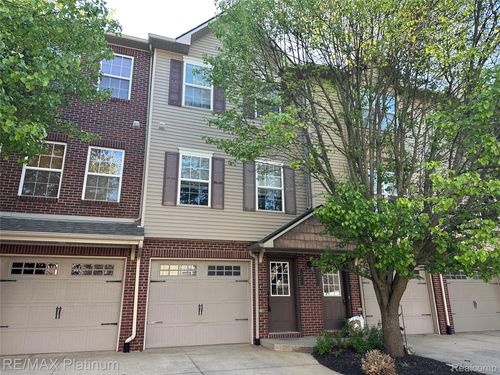 2210 Knotty Pine Trl, Howell, MI, 48855-7801 | Card Image