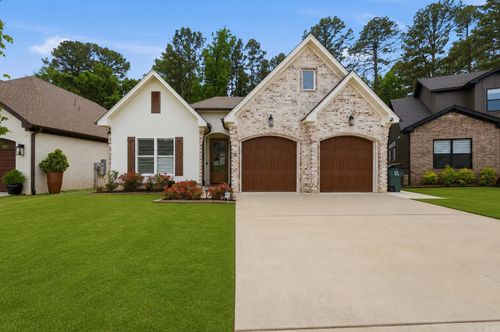 12 Woodlands Park Ln, Little Rock, AR, 72211-3102 | Card Image