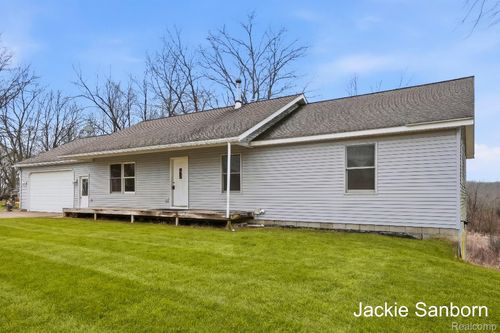 7069 N Moe Rd, Middleville, MI, 49333-8075 | Card Image