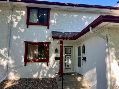 2002 Greenbriar Dr, Emporia, KS, 66801-5746 | Card Image