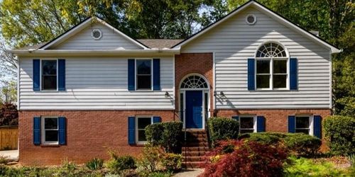 555 Heritage Woods Dr, Dacula, GA, 30019-1273 | Card Image