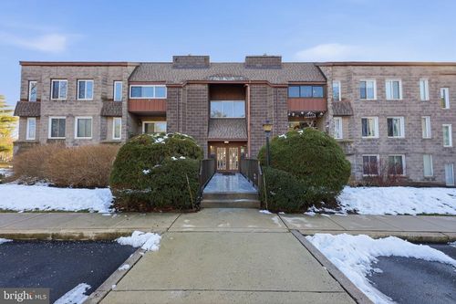 132 Leedom Way, NEWTOWN, PA, 18940-2327 | Card Image