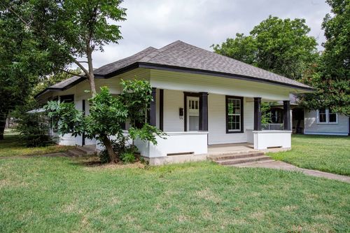301 Madison St, Cleburne, TX, 76033-9037 | Card Image