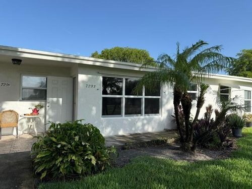 7293 W Oakridge Cir, Lantana, FL, 33462-5361 | Card Image