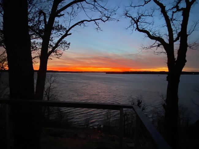 591 Shore Dr, House other with 3 bedrooms, 2 bathrooms and 2 parking in Big Sandy TN | Image 89