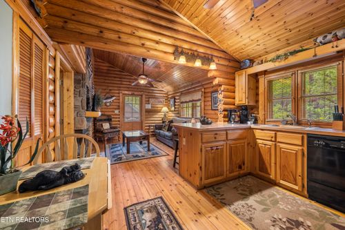 165 Smoky Mountain Way, Sevierville, TN, 37876-1694 | Card Image