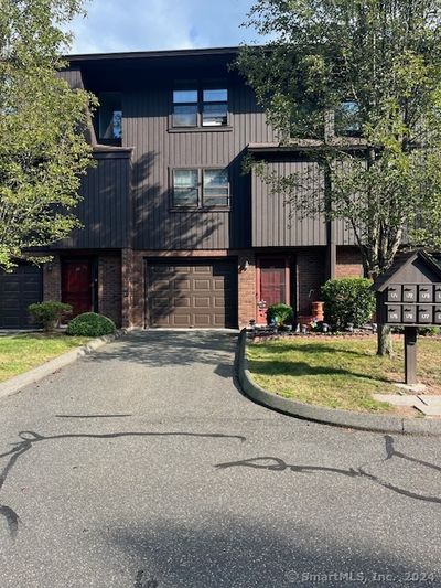 176 - 176 Natchaug Drive, Condo with 2 bedrooms, 1 bathrooms and null parking in Meriden CT | Image 1