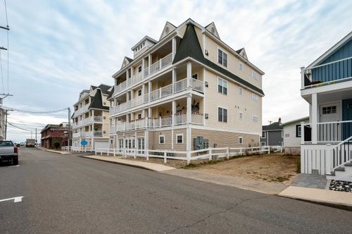 7-17 K Street, Hampton, NH, 03842 | Card Image