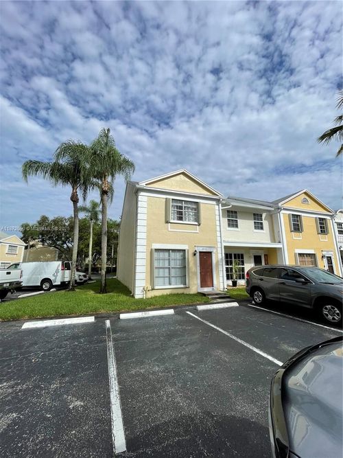 2880-2880 Belmont Ln, Hollywood, FL, 33026-3779 | Card Image