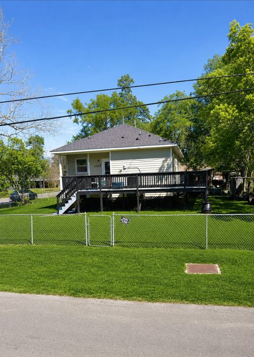 2918 South Ave, West Orange, TX, 77630-5335 | Card Image