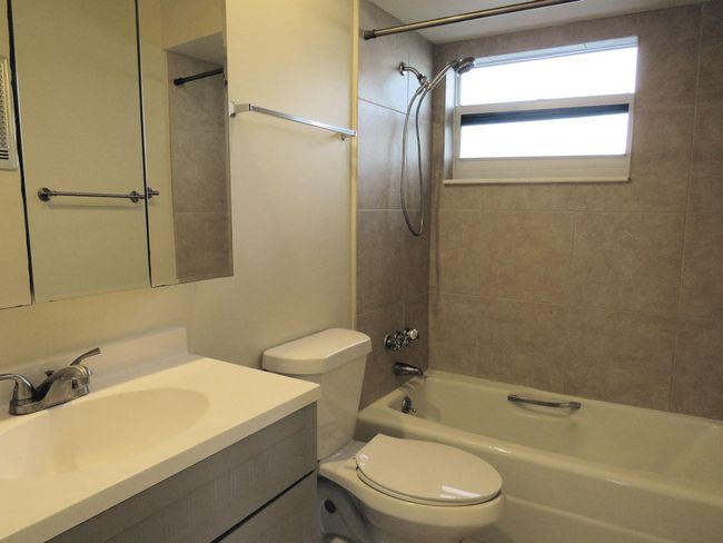 Main bathroom | Image 7