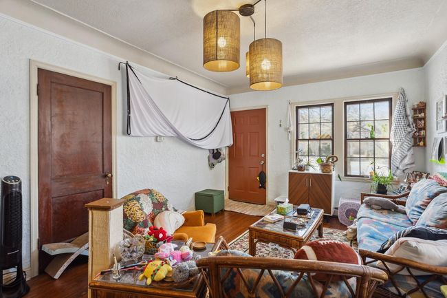 Living Room | Image 10